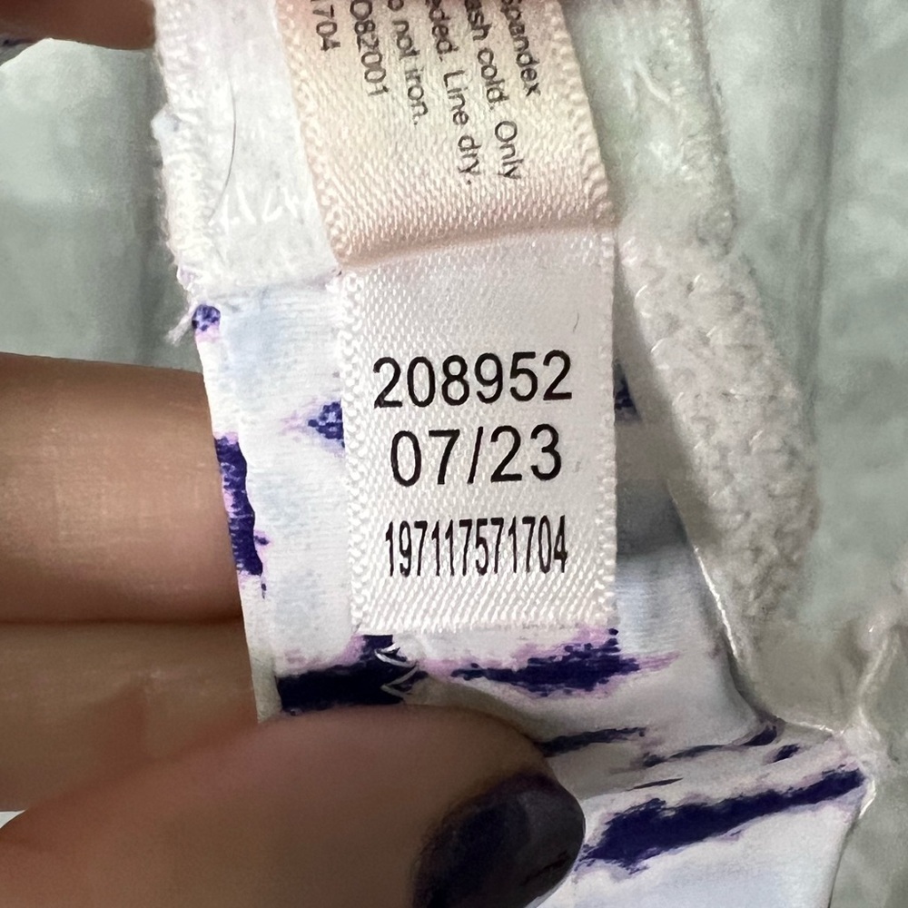 Junior’s SO Smooth Plunge Push-Up Tie-Dye Bra - Purple and White - 34A - Picture 9 of 11